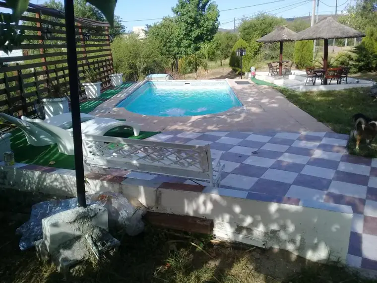 Casa con hermoso parque y pileta